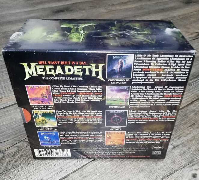 メガデス Peace Sells 5CD+3LP 25th デラックス ボックス Megadeth - Peace Sells But Who's Buying: 25th Anniversary